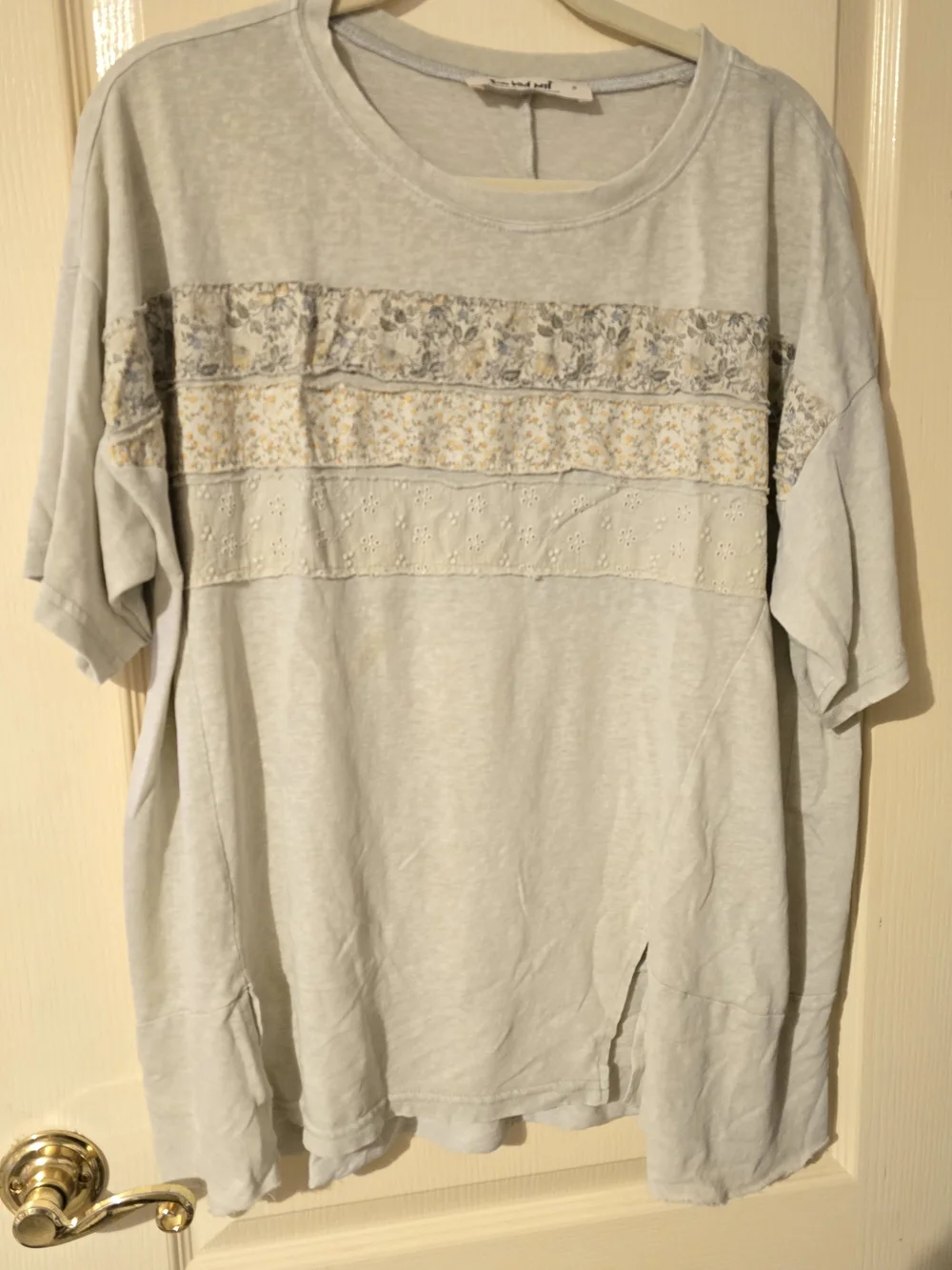 Casual Wide-Sleeve Lace Trim Top in Beige - Picture 2 of 6